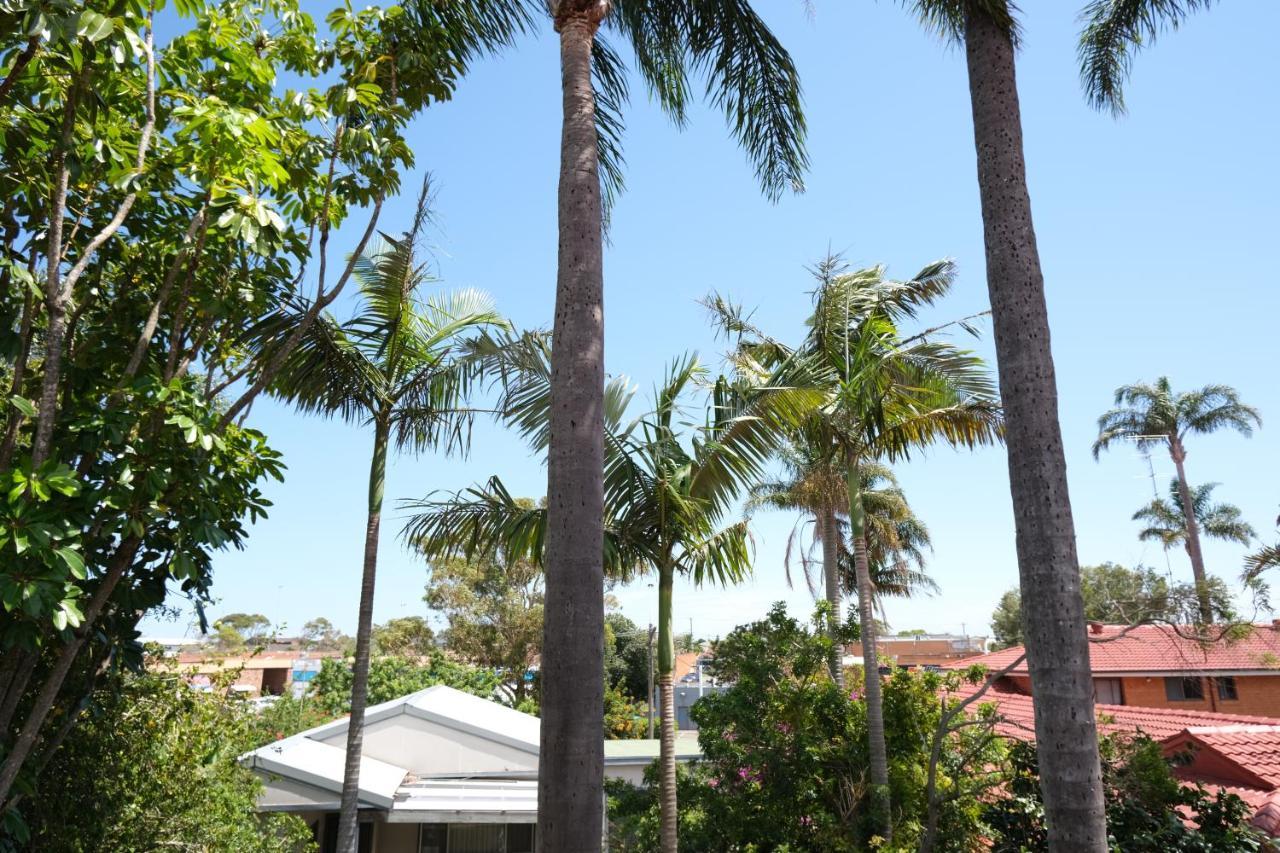 Sapphire Palms Motel Entrance Exterior foto