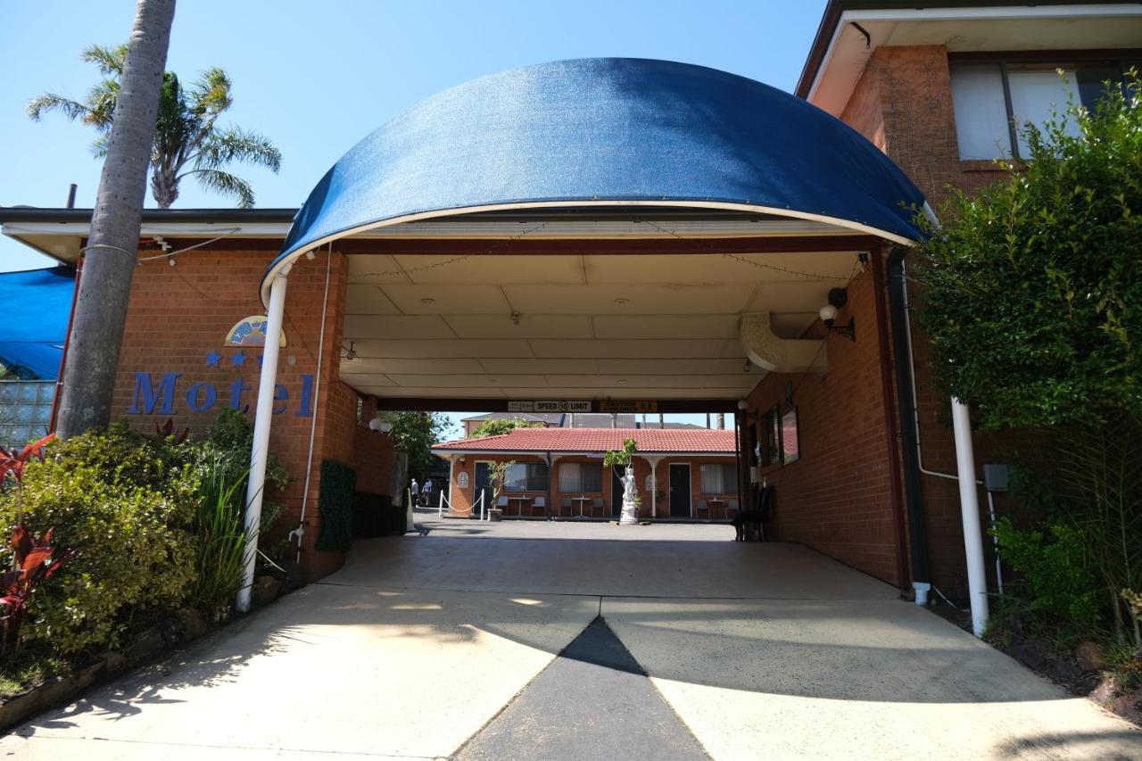 Sapphire Palms Motel Entrance Exterior foto