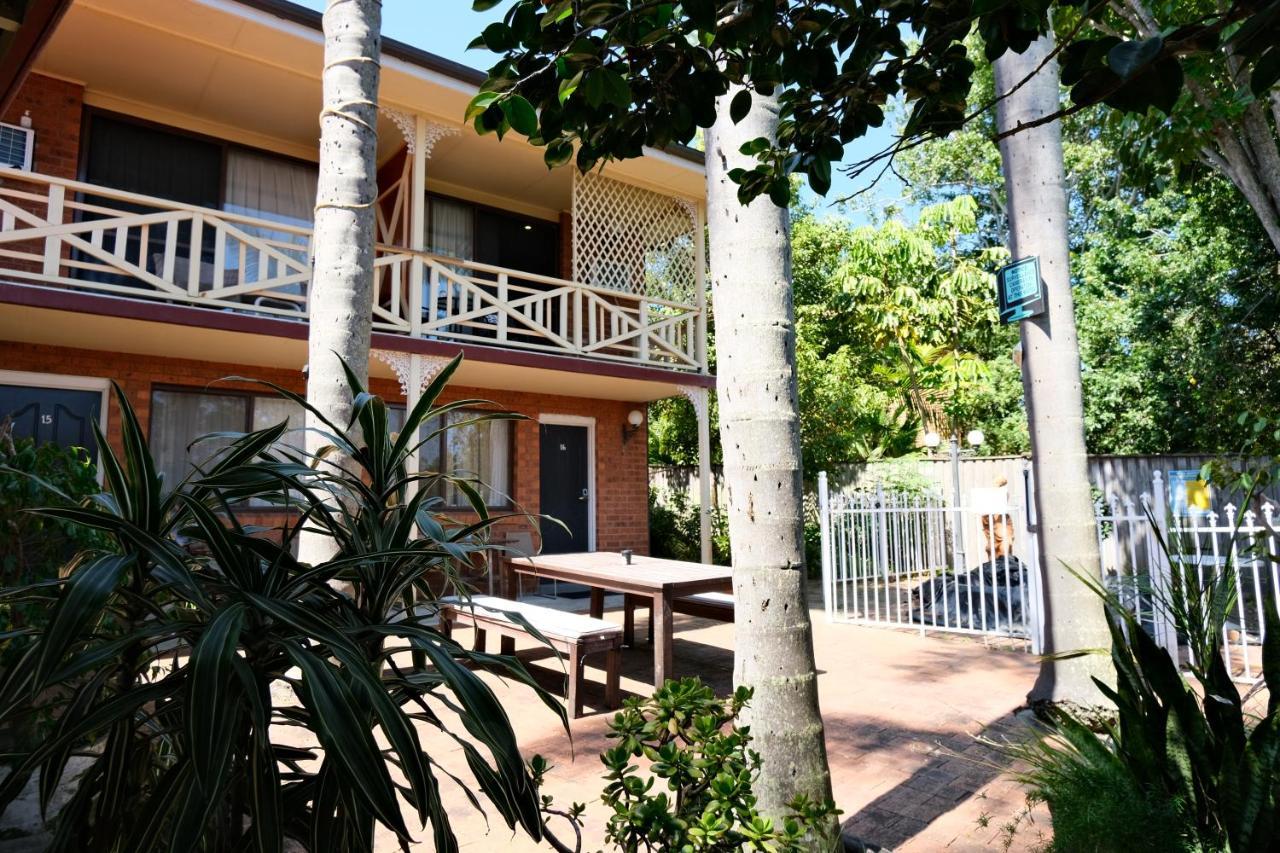 Sapphire Palms Motel Entrance Exterior foto